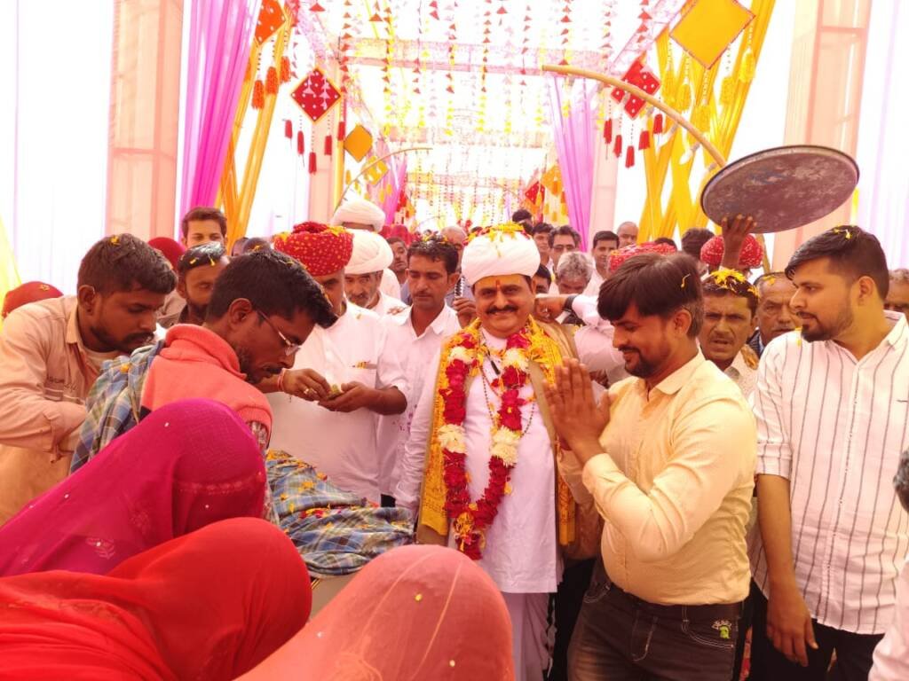 महंत श्री दयाराम जी महाराज का आशीर्वादमय उपस्थिति rajeshwardham.com rajeshwardham.com