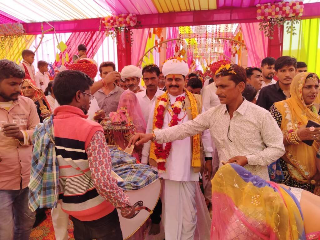 महंत श्री दयाराम जी महाराज का आशीर्वादमय उपस्थिति rajeshwardham.com rajeshwardham.com